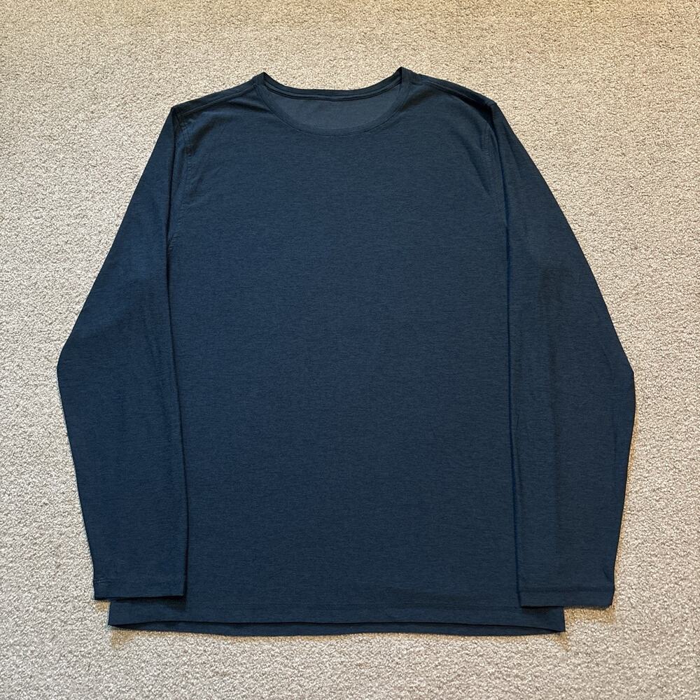 Vuori Strato Tech Tee Men Sz XL Blue Long Sleeve Shirt Stretch Crew V178